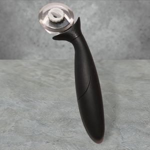 Pampered chef pastry cutter